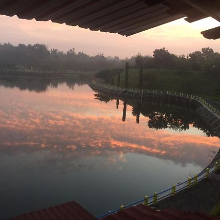 Omah Kenangan At Seven Trumpets Resort Maguwo Exterior foto