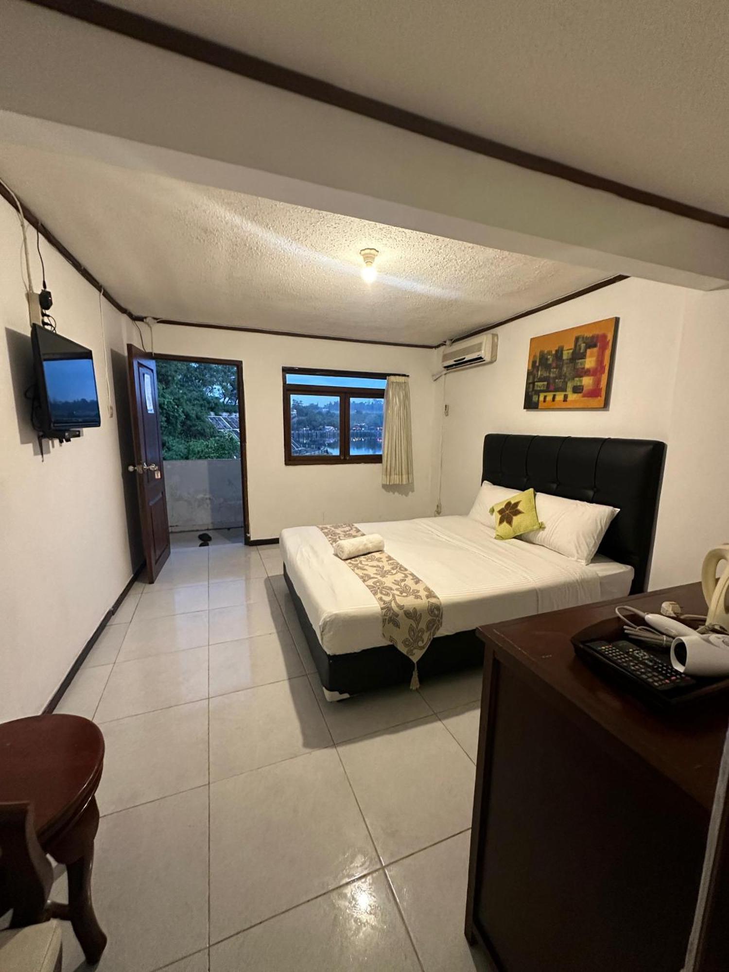 Omah Kenangan At Seven Trumpets Resort Maguwo Exterior foto