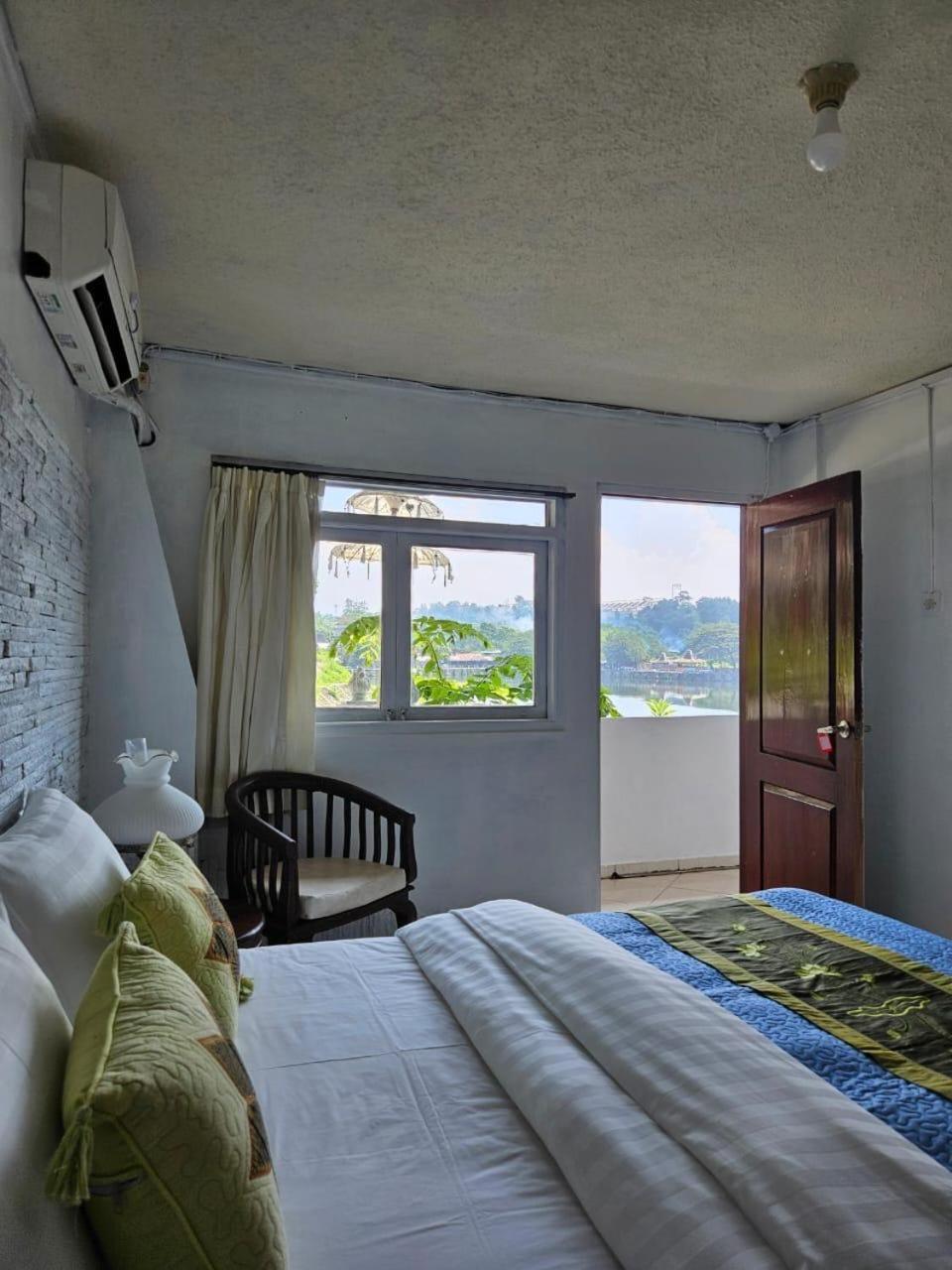 Omah Kenangan At Seven Trumpets Resort Maguwo Exterior foto